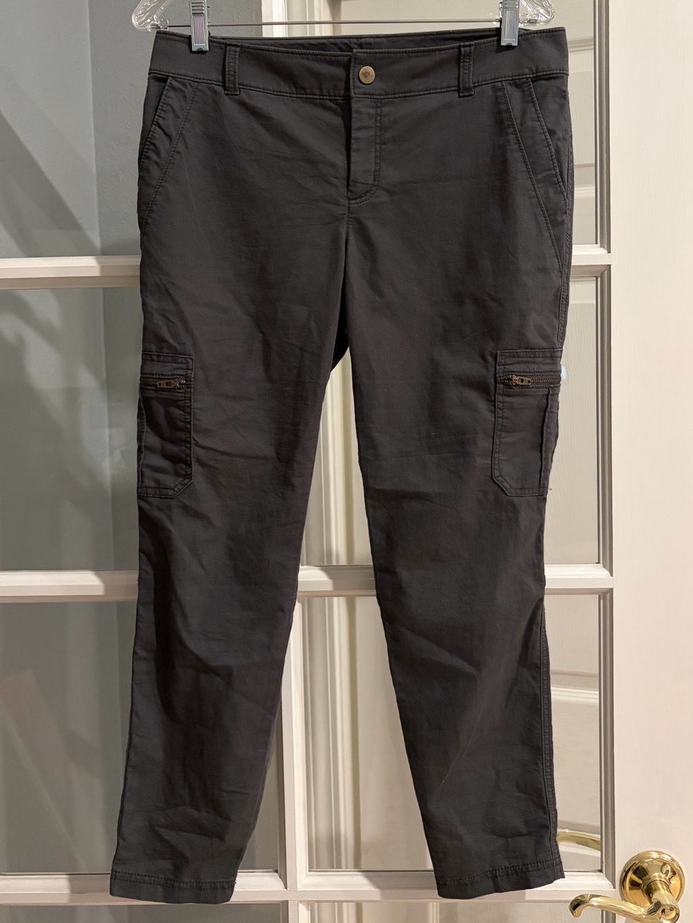 Athleta Slim Cargo Skinny Pants - Charcoal. Zipper Pocket Detail. Low Rise. Sz 8